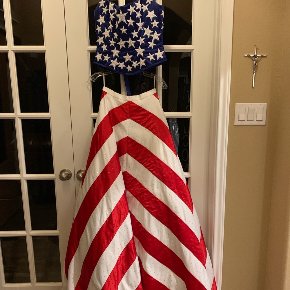 2 piece Lady Roi American Flag dress size 6/8